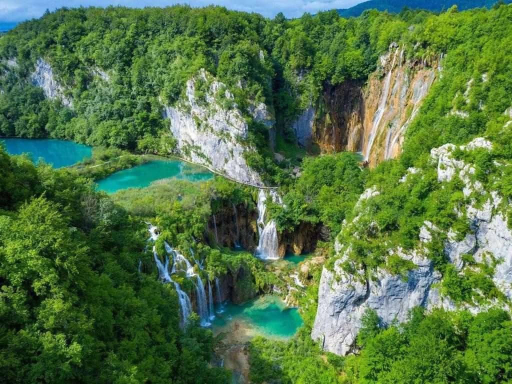 Plitvice-Lakes-National-Park.Property-of-NPPJ-Archive-Photo-credit-by-Plitvice-lakes-National-Park-4(2)