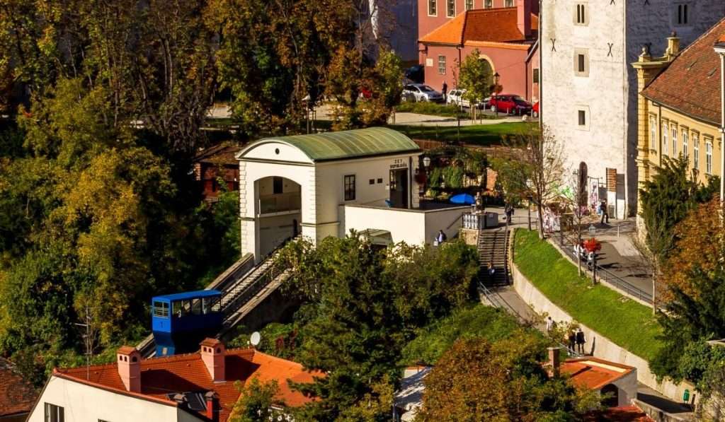 Zagreb funicular - photo credit by Zagreb TB - photo by J. Duval