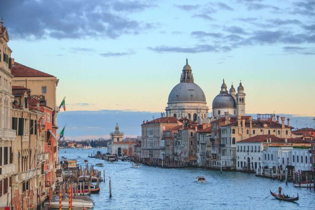 Dubrovnik to Venice private tour, Venice Photo by Henrique Ferreira on Unsplash