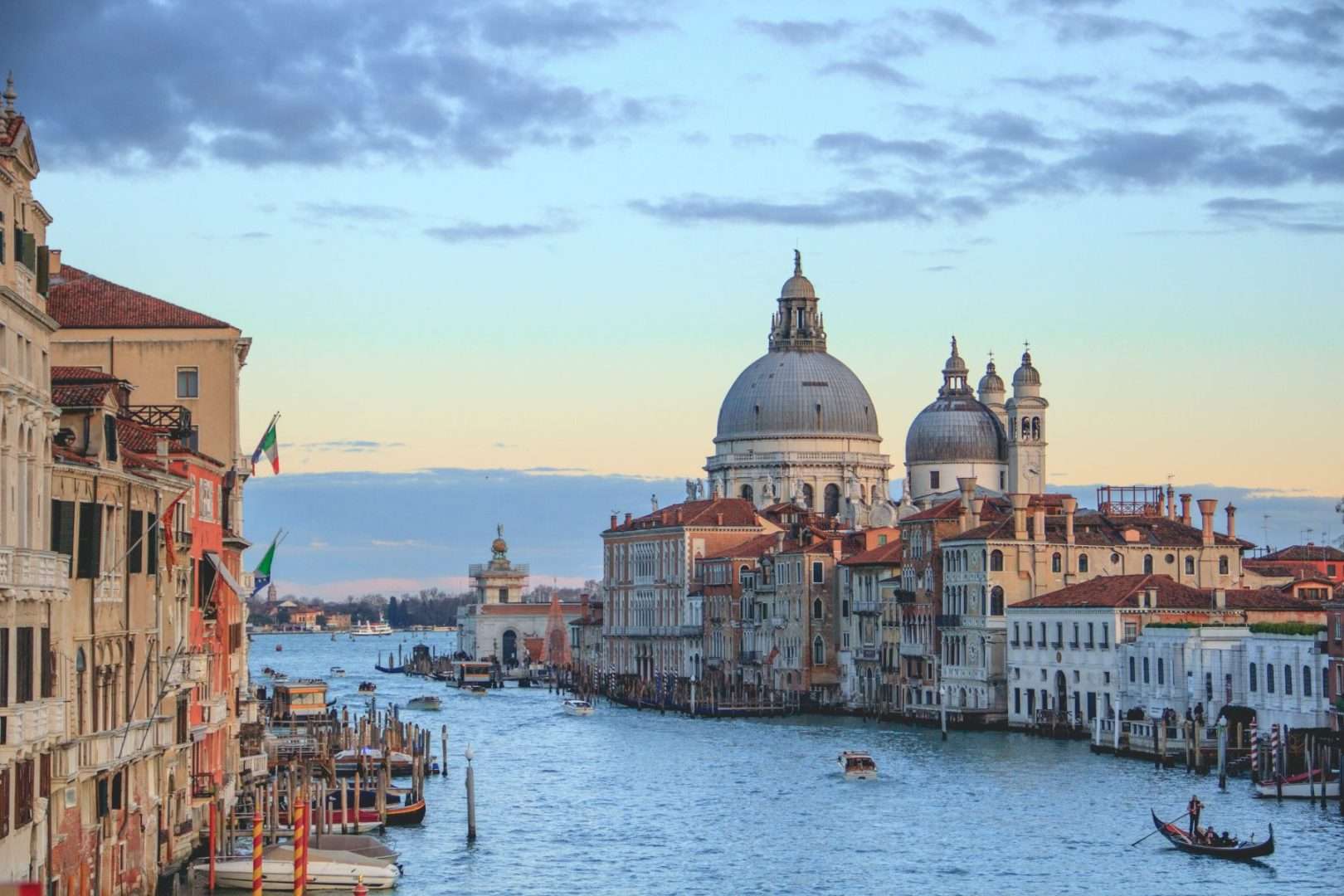 Venice, Alps Adriatic Tour, Photo by Henrique Ferreira on Unsplash